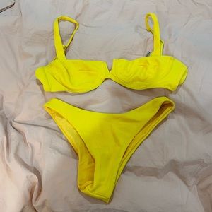 Yellow bikini 💛